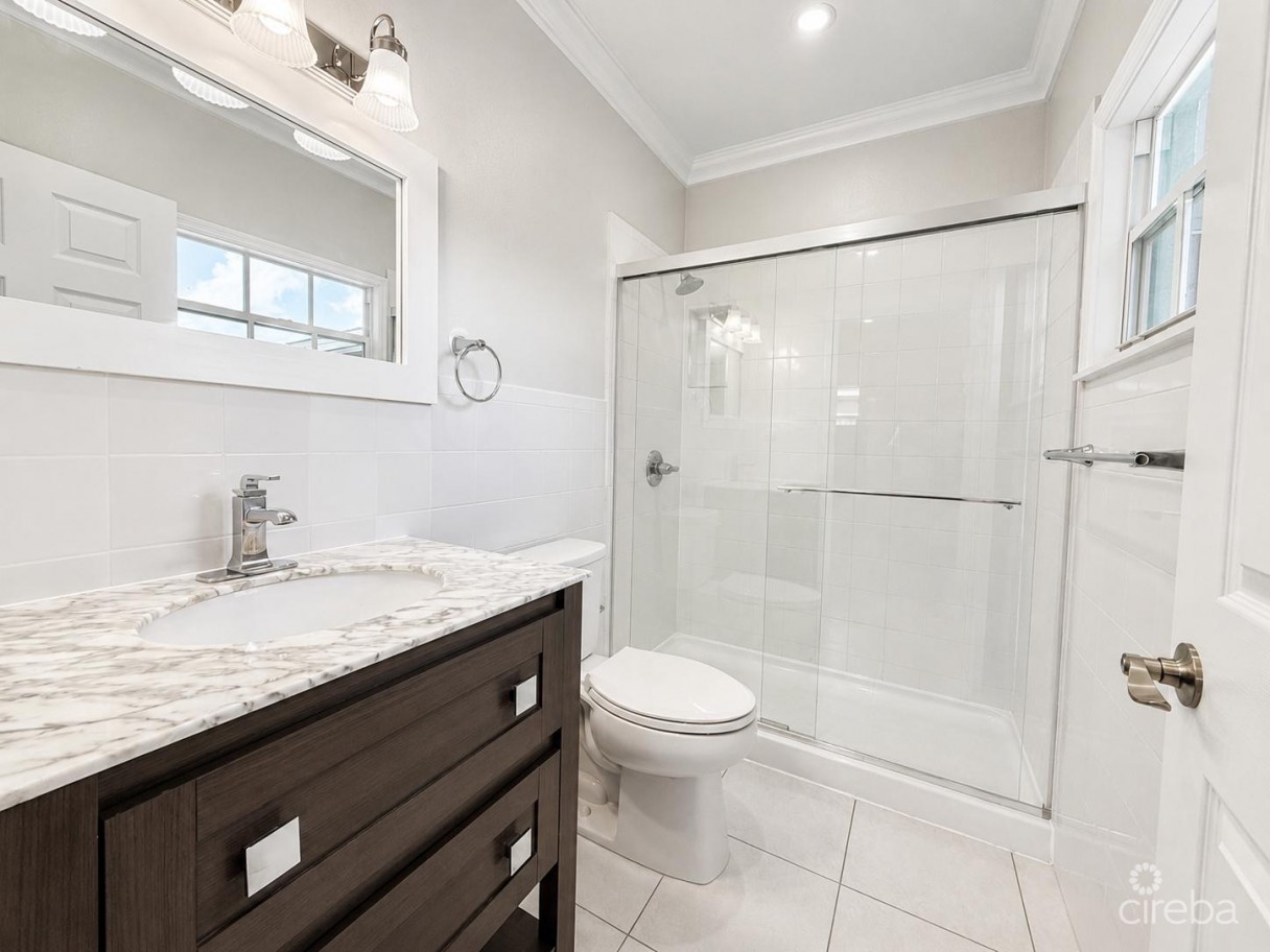 Savannah Meadows -beautifully Renovated Family Home - Image 9