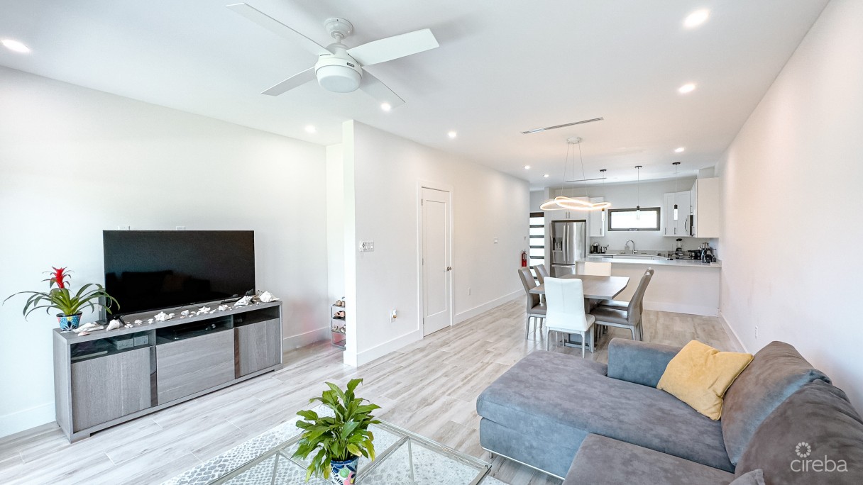 The Lagoons 2 Bed Waterfront Townhouse - Image 1
