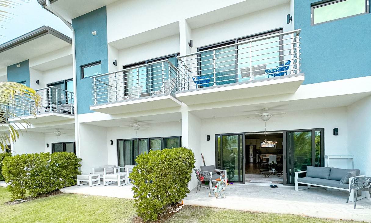 The Lagoons 2 Bed Waterfront Townhouse - Image 8