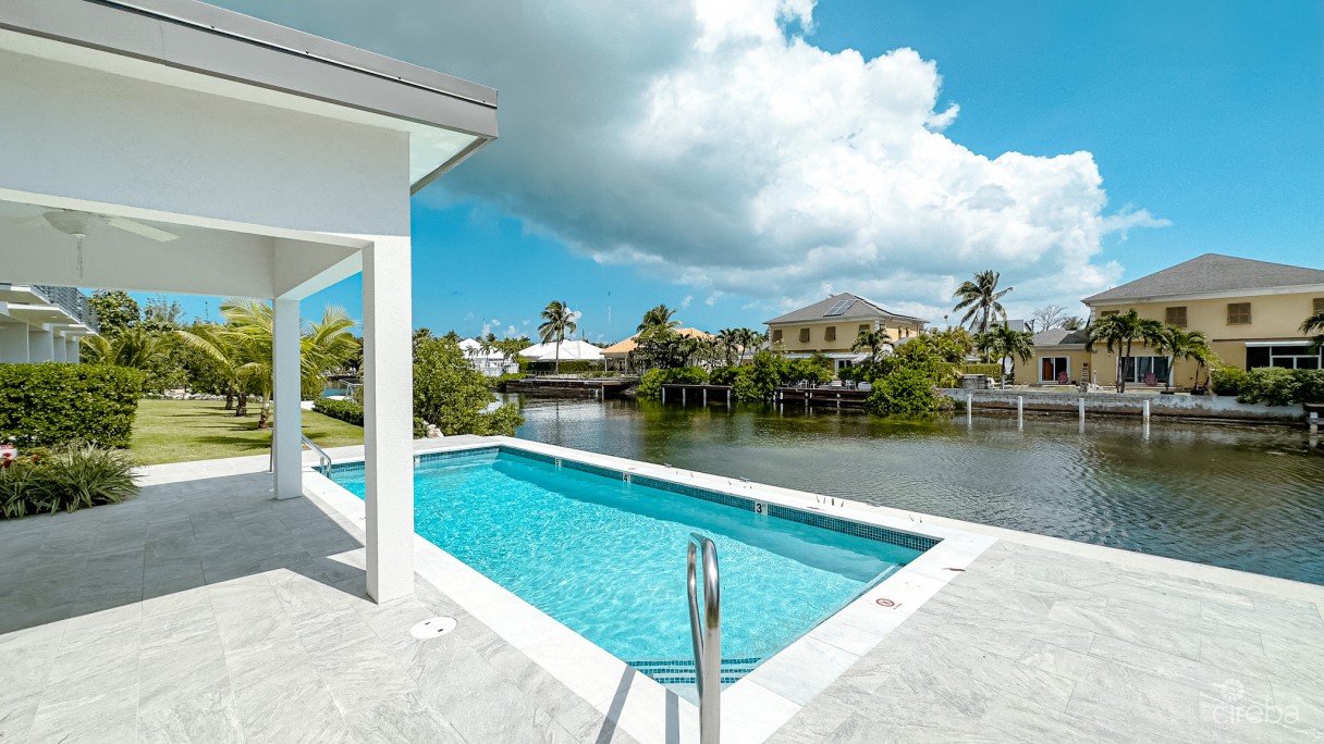 The Lagoons 2 Bed Waterfront Townhouse - Image 14