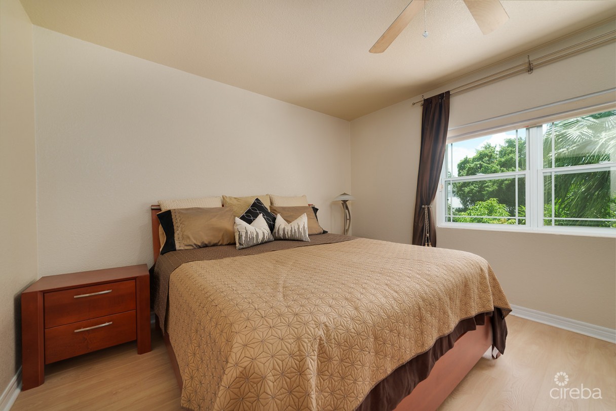 Spacious 3 Bed + Den Townhome At L'ambience - Image 7