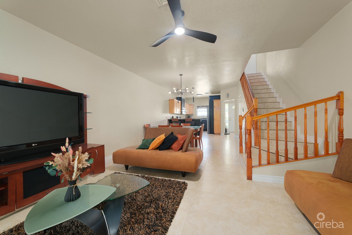 Spacious 3 Bed + Den Townhome At L'ambience - Image 5