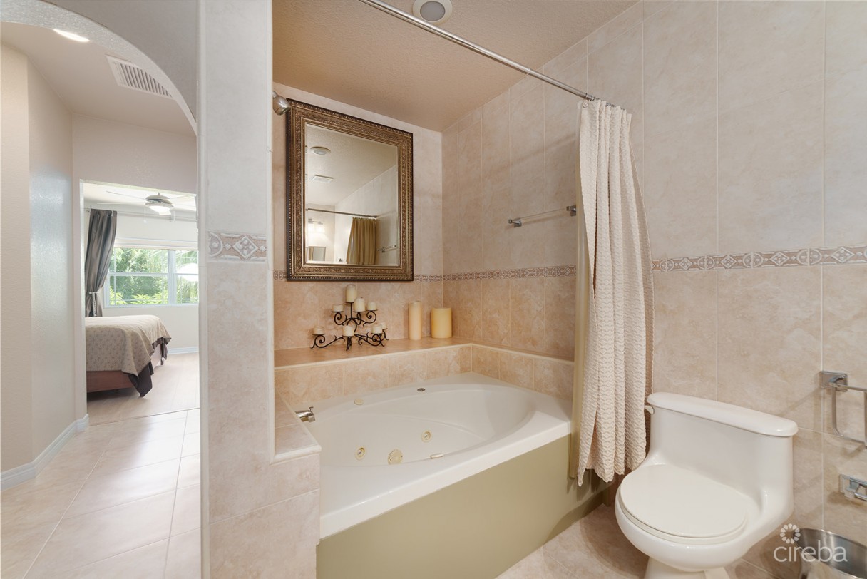 Spacious 3 Bed + Den Townhome At L'ambience - Image 10