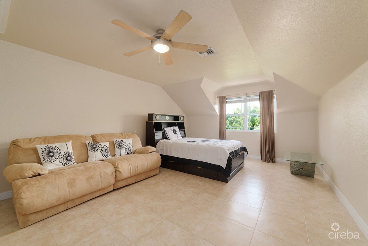 Spacious 3 Bed + Den Townhome At L'ambience - Image 14