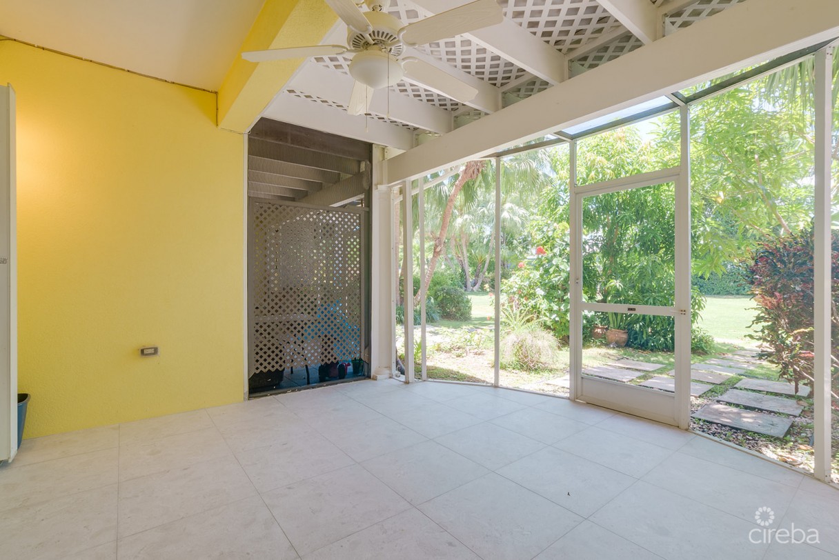 Spacious 3 Bed + Den Townhome At L'ambience - Image 15