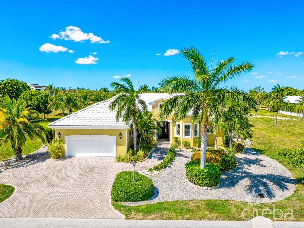 The Shores Family Home  With Swimming Pool - Image 3