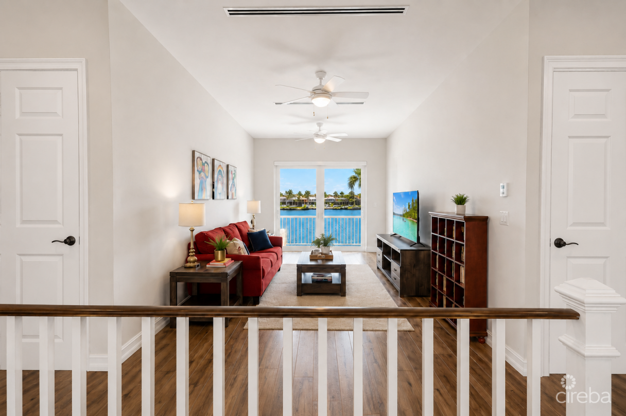 Crystal Harbour Waterfront Home - Image 8
