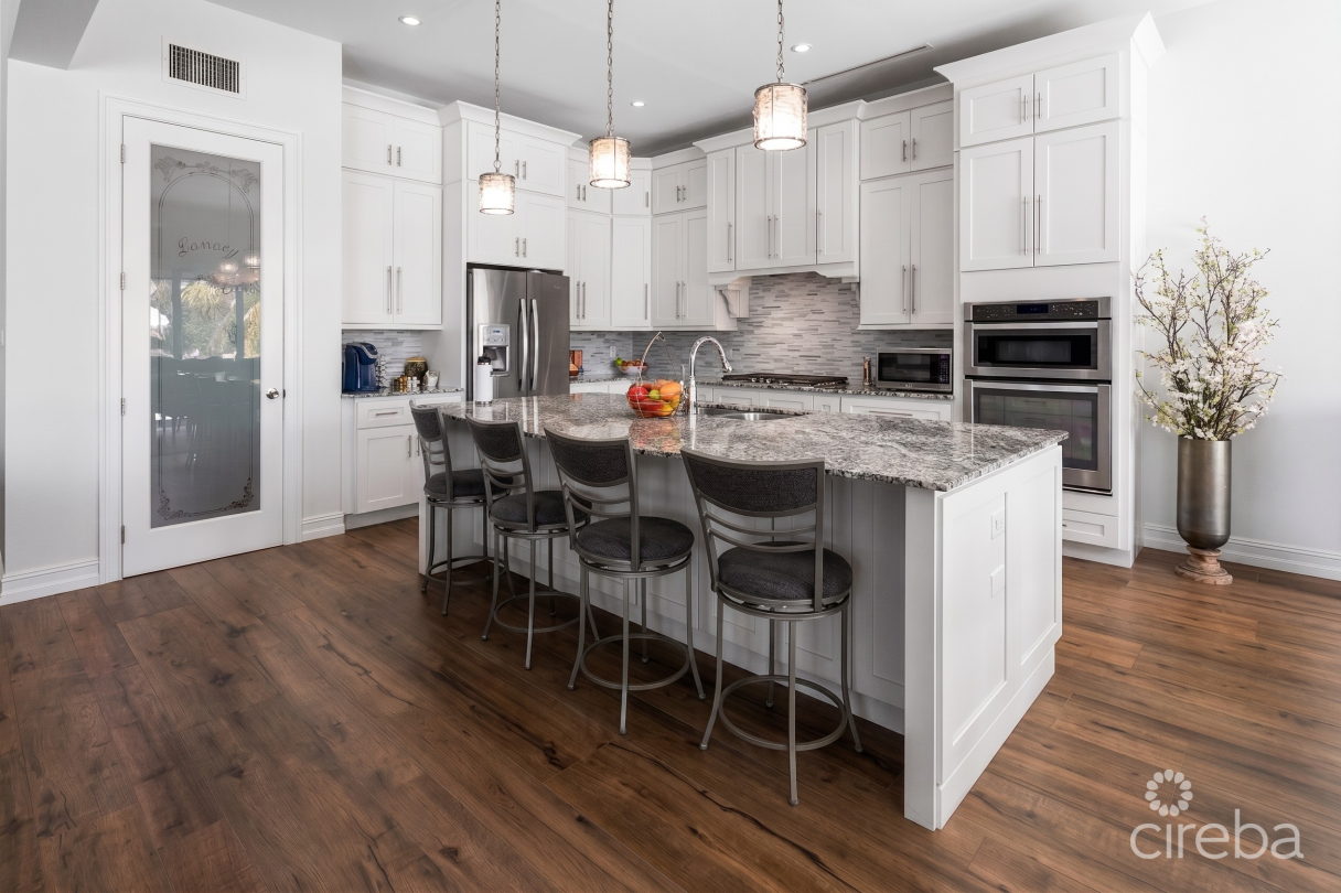 Crystal Harbour Waterfront Home - Image 5