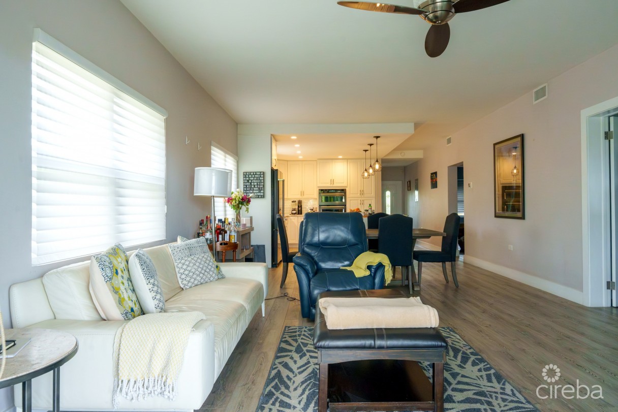 Coral Bay Village - Image 4