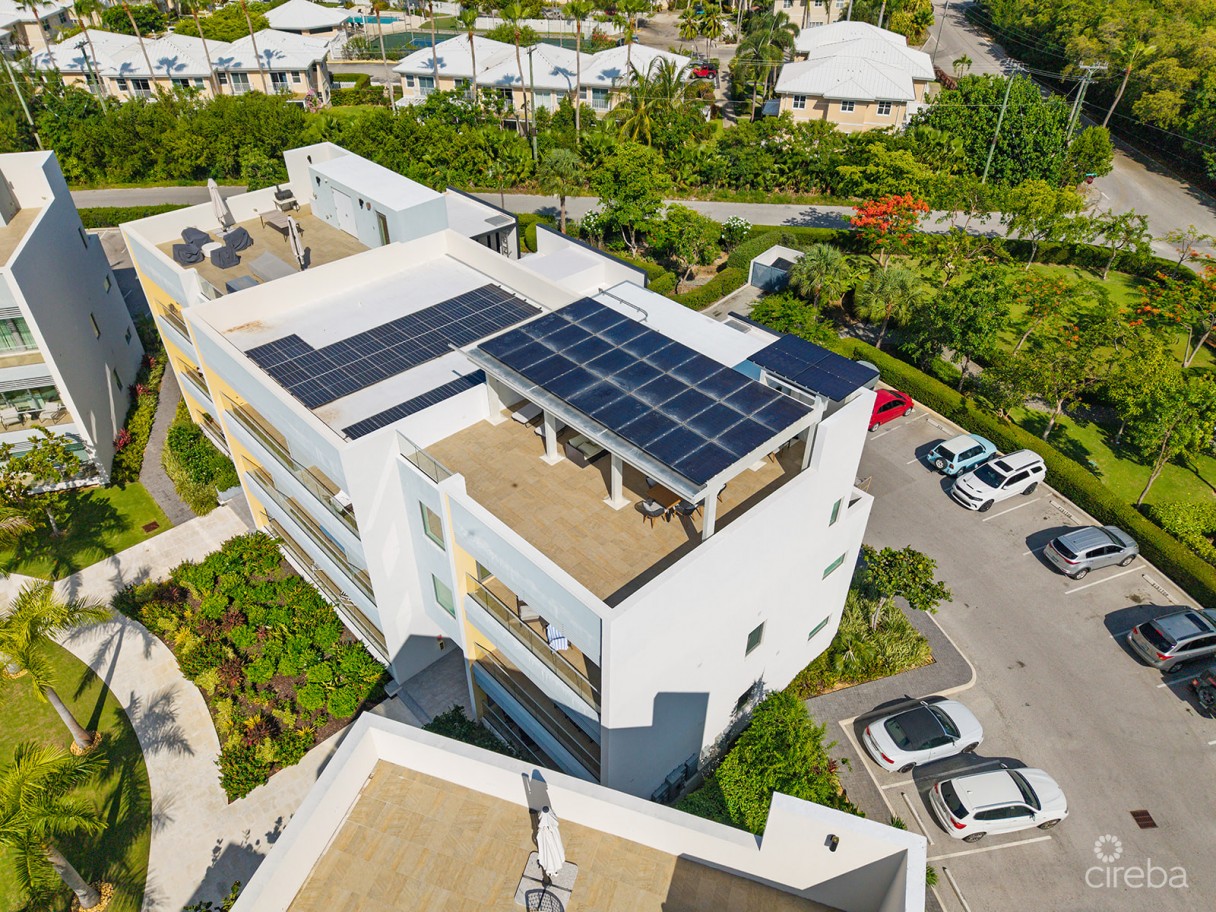 One Canal Point Penthouse With Covered Roof Terrace - Image 25