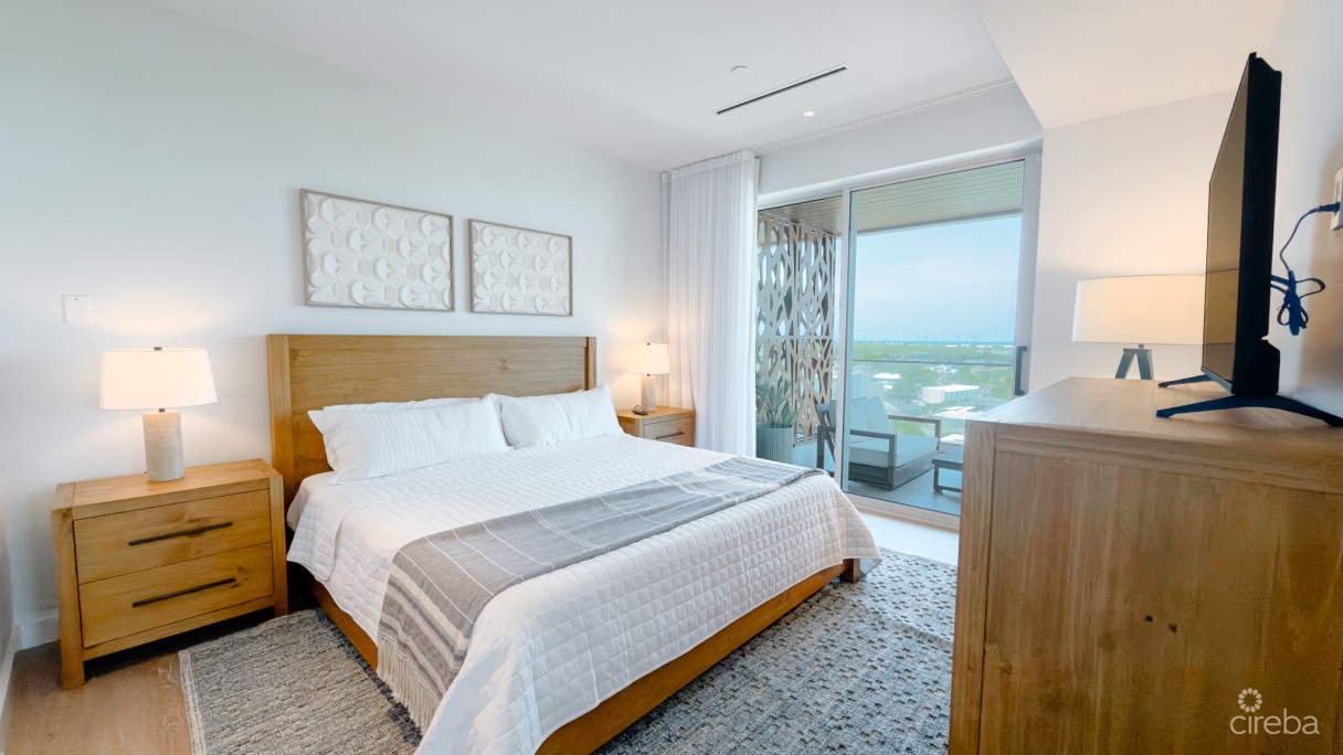 One Gt - Furnished 2 Bed With Den - Image 7