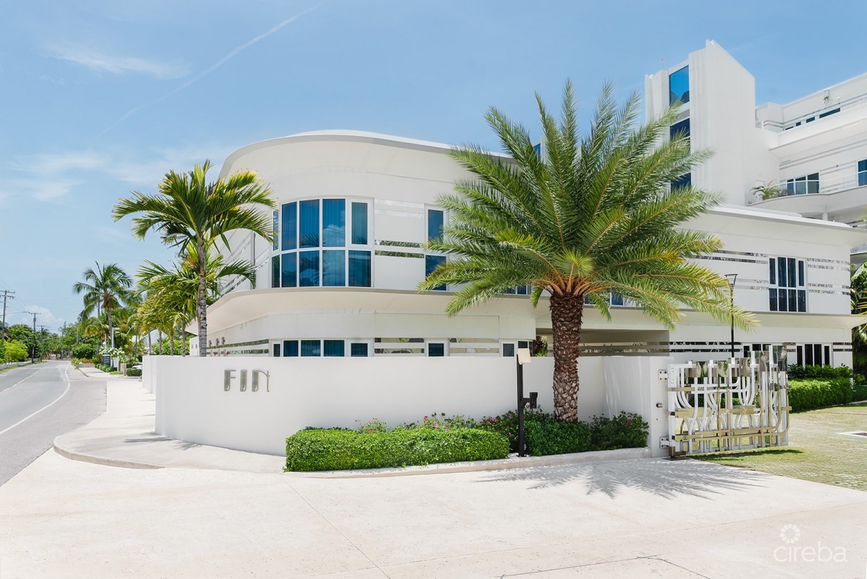 Three-level Oceanfront Fin Penthouse  #30 Plus 2 Garages - Image 1