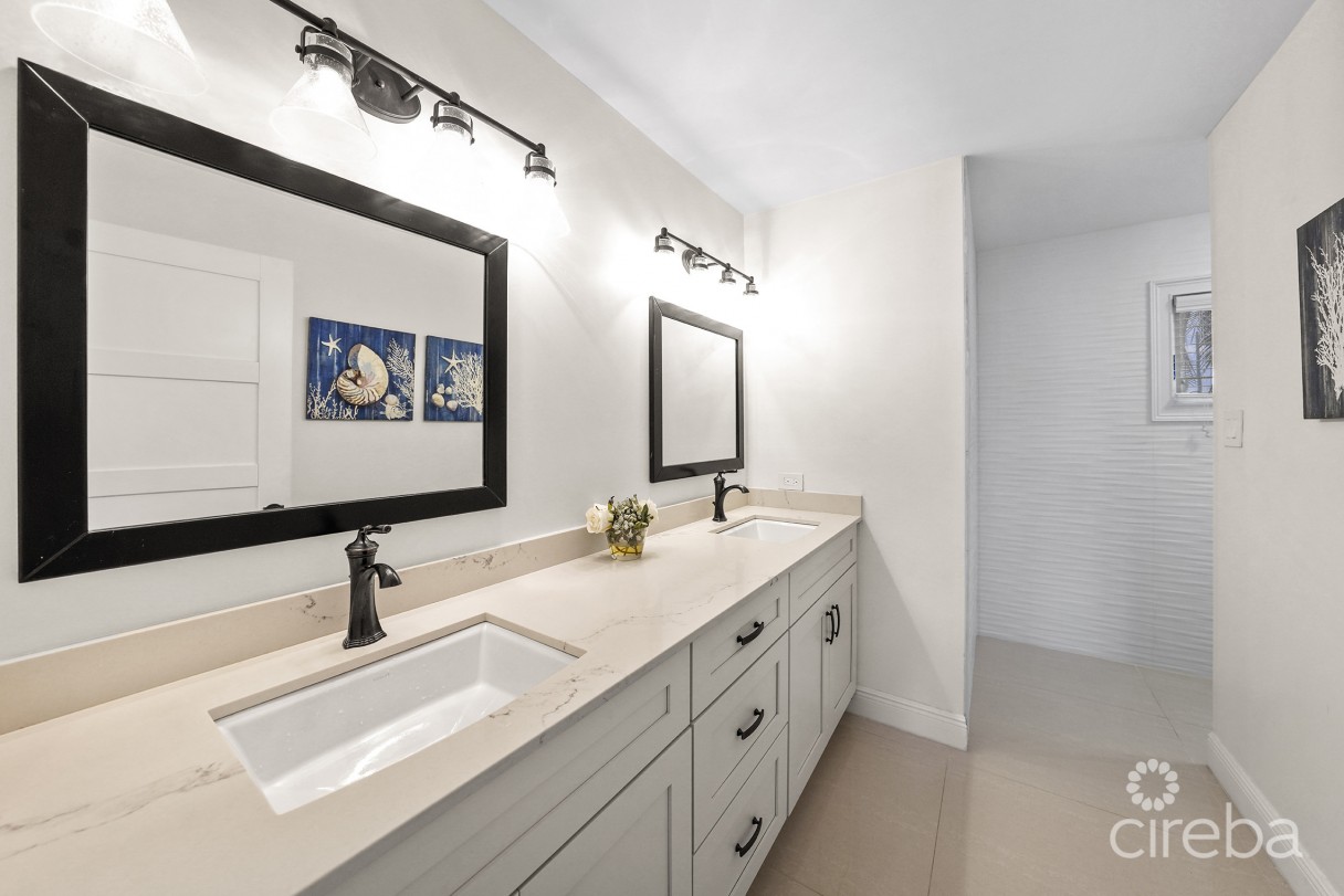 Governors Harbour Estate Home - Image 23