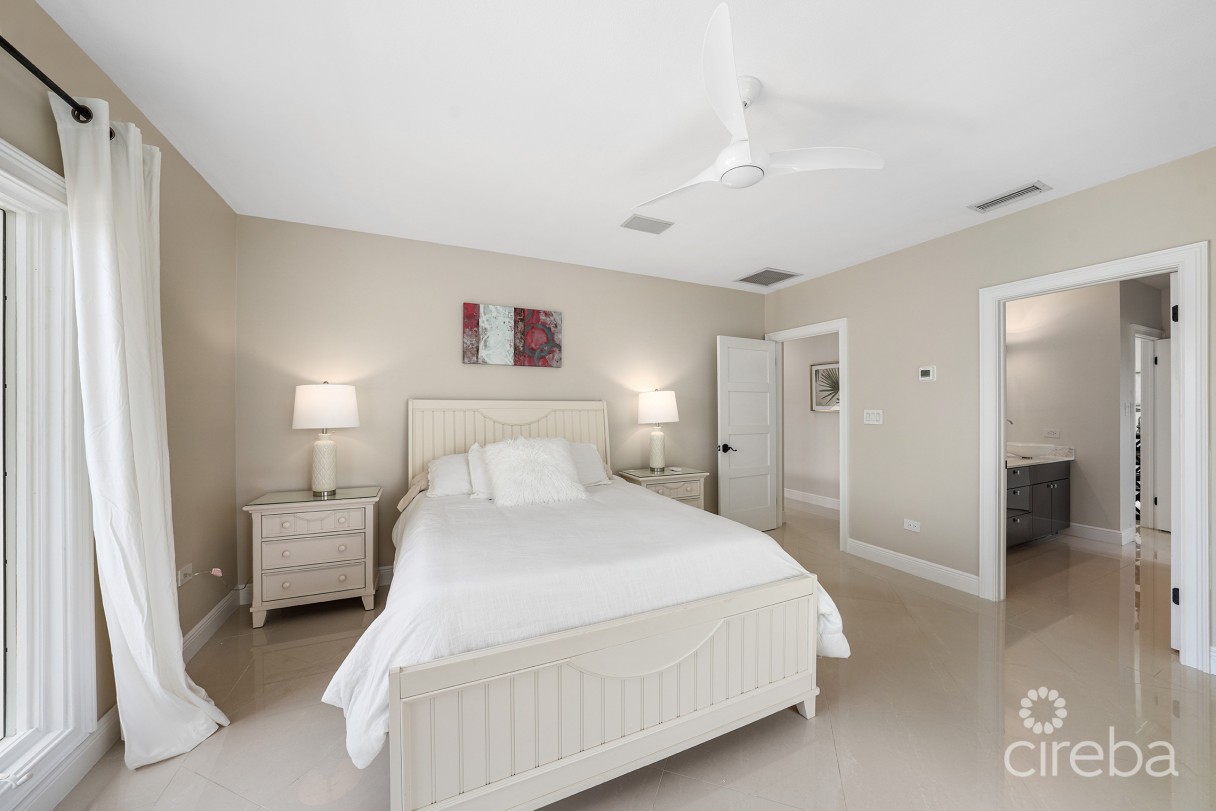 Governors Harbour Estate Home - Image 40