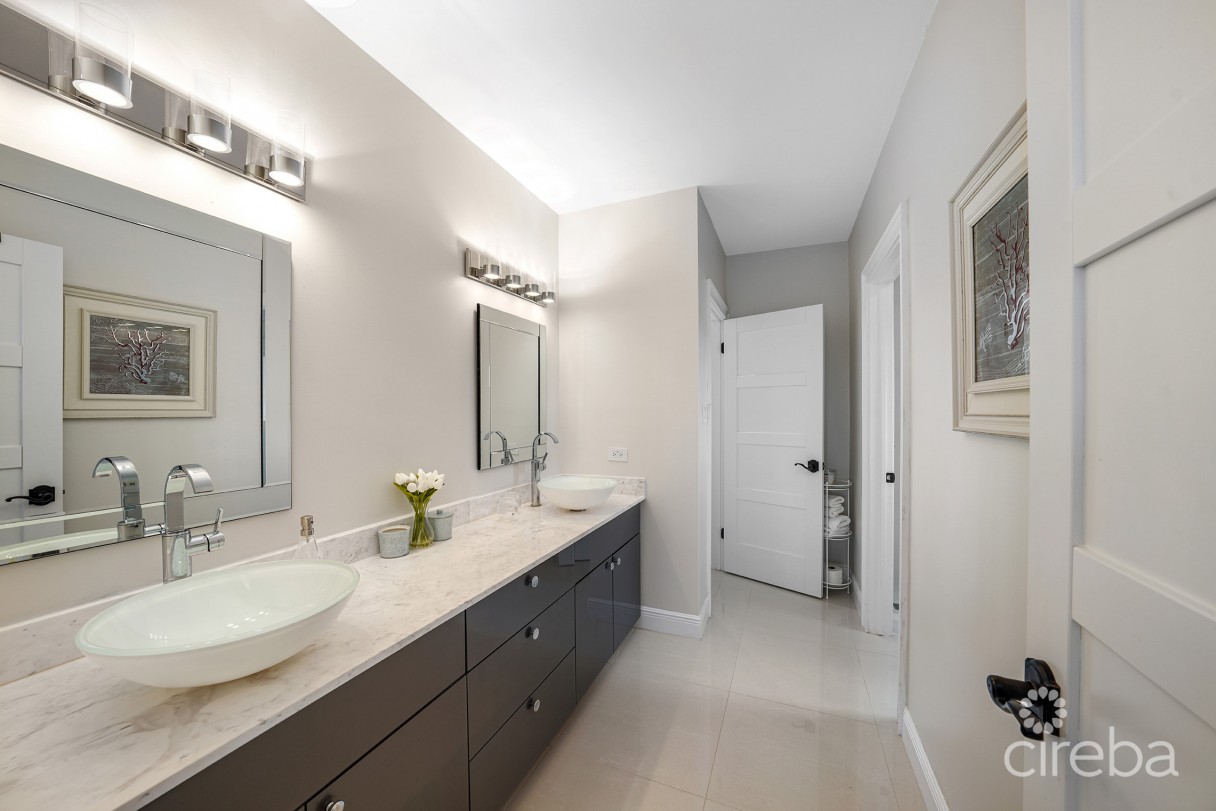 Governors Harbour Estate Home - Image 41