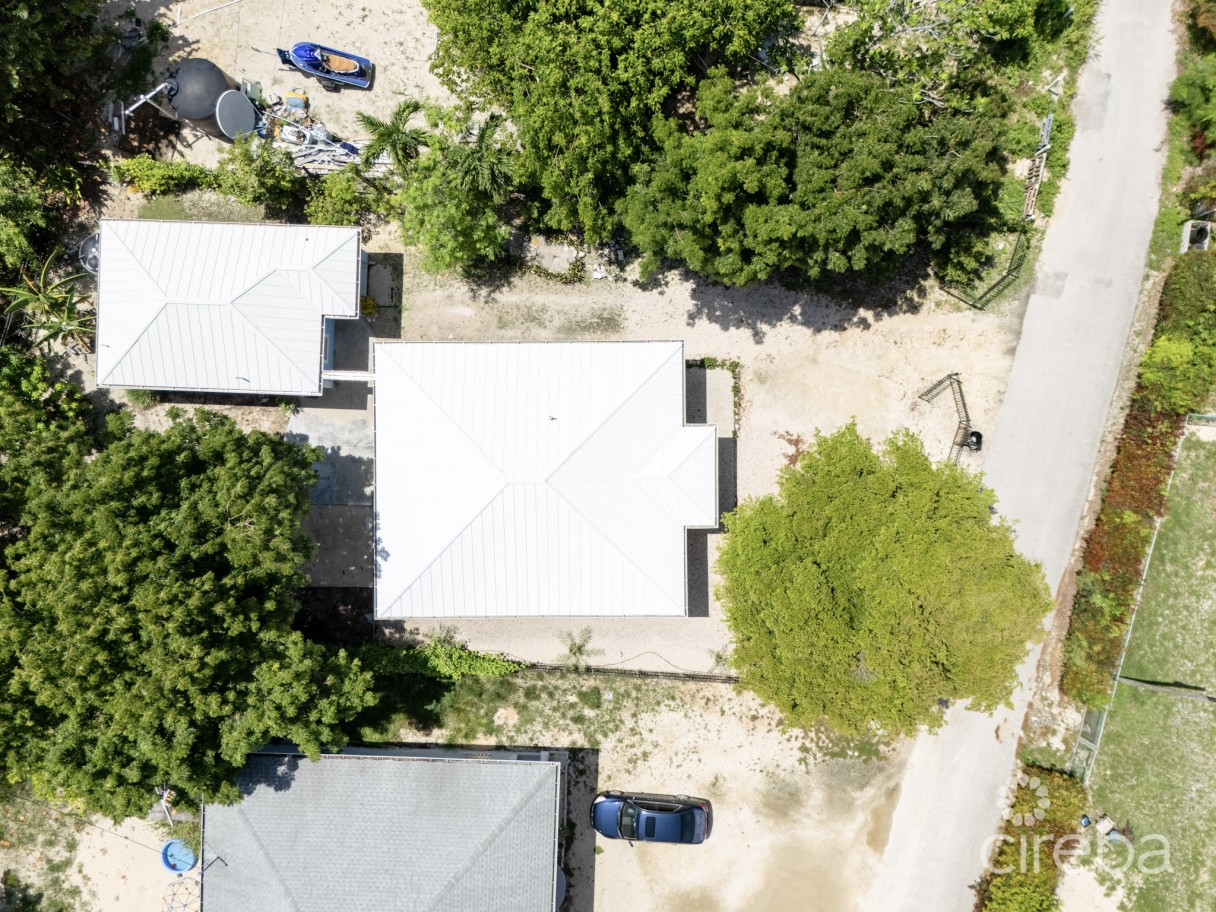 Cayman Brac Pioneer Lane House And Cottage - Image 8