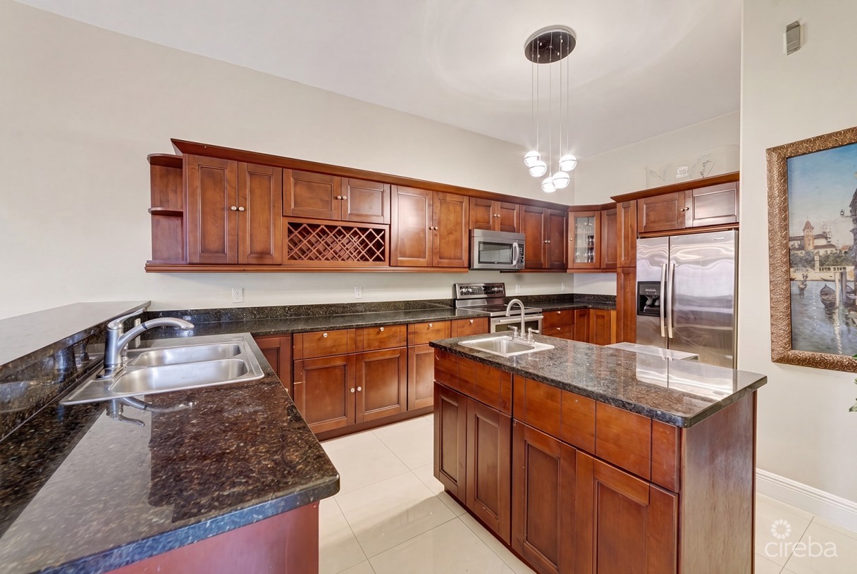 Lantern Point 3 Bedroom Condo W/ocean View Rooftop Terrace - Image 2