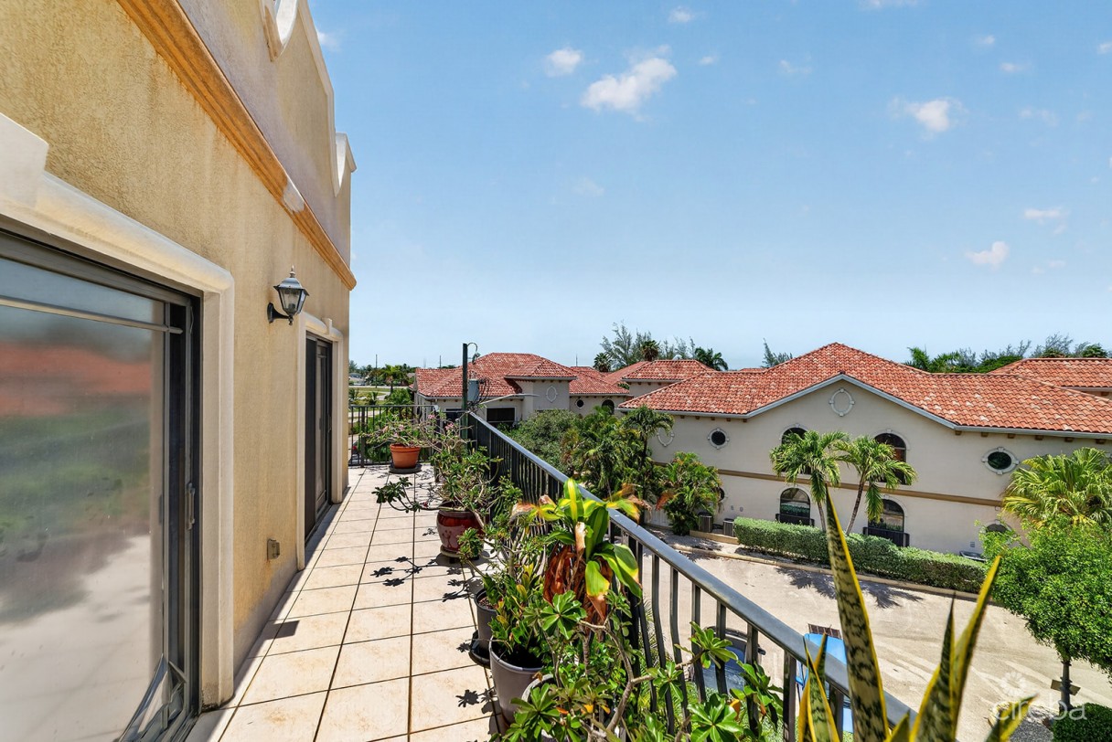 Lantern Point 3 Bedroom Condo W/ocean View Rooftop Terrace - Image 8
