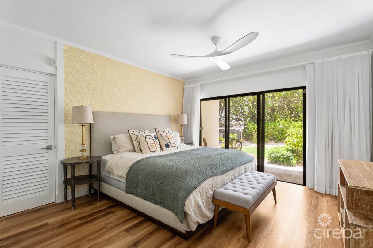 Villa Pappagallos 4, West Bay Renovated Condo - Image 8