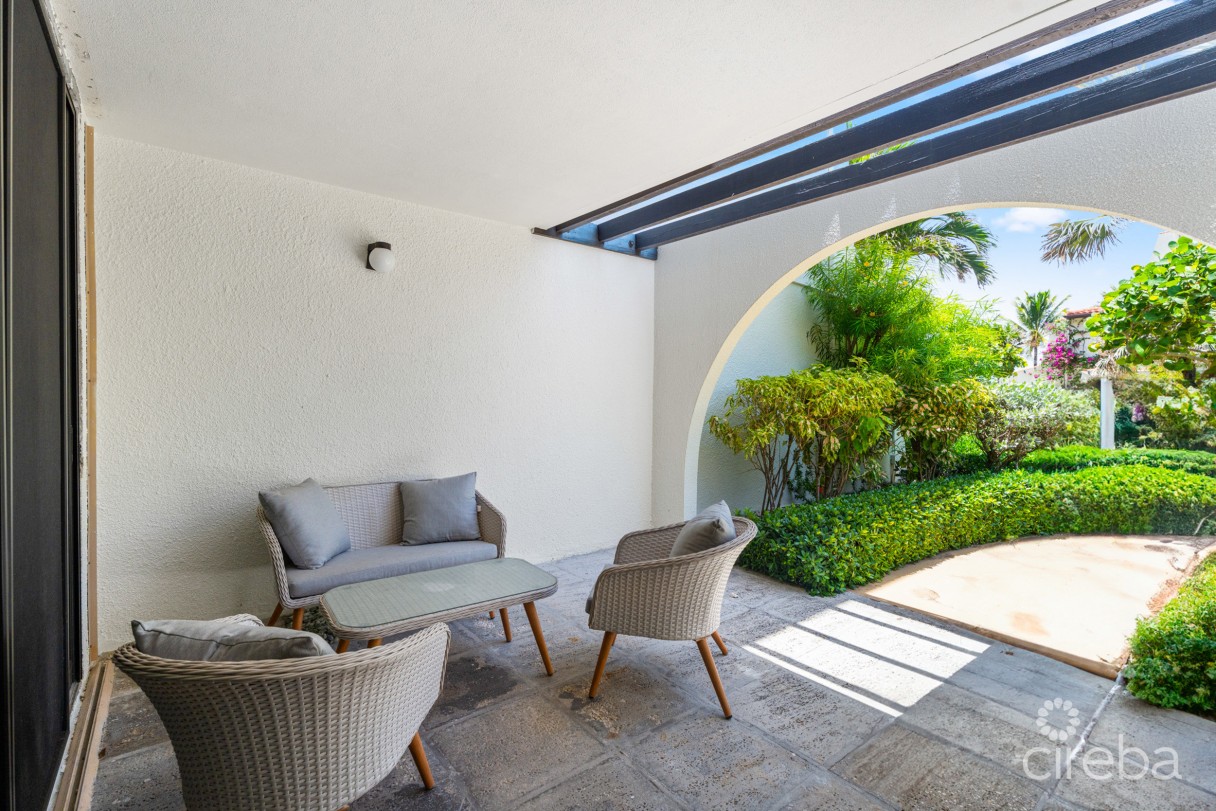 Villa Pappagallos 4, West Bay Renovated Condo - Image 14