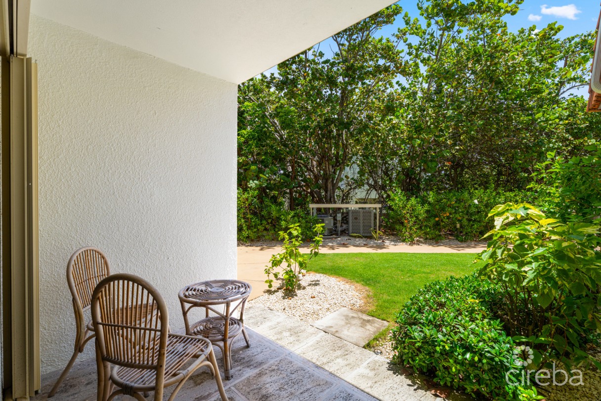 Villa Pappagallos 4, West Bay Renovated Condo - Image 9