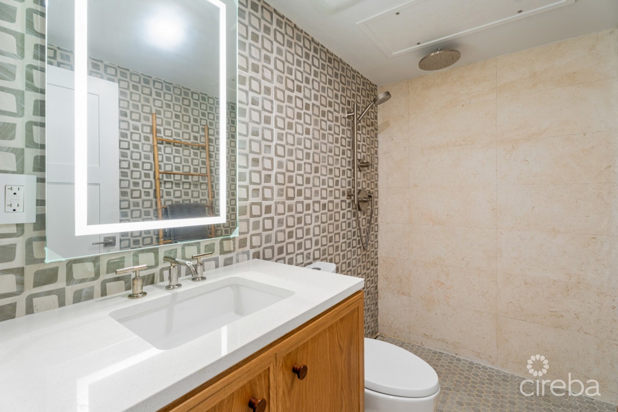 Villa Pappagallos 4, West Bay Renovated Condo - Image 10