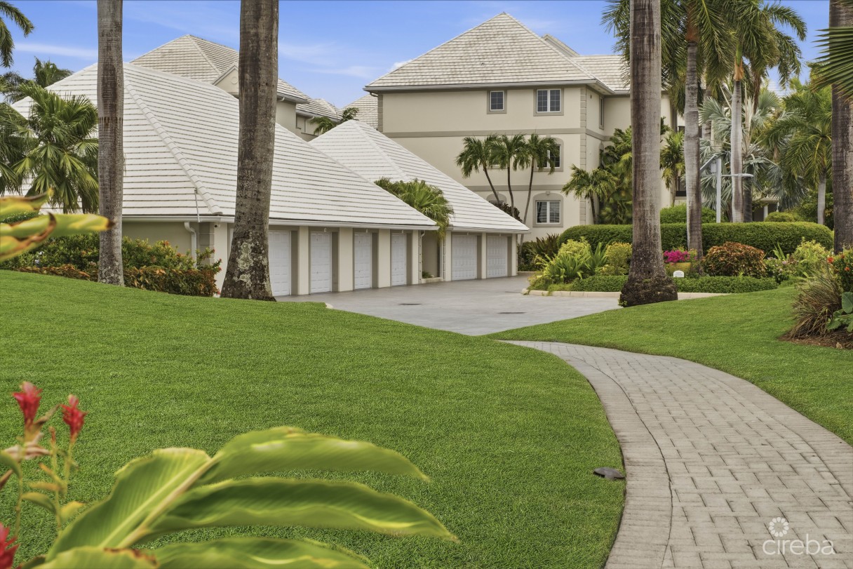 The Sovereign #12 Penthouse On Seven Mile Beach - Image 4