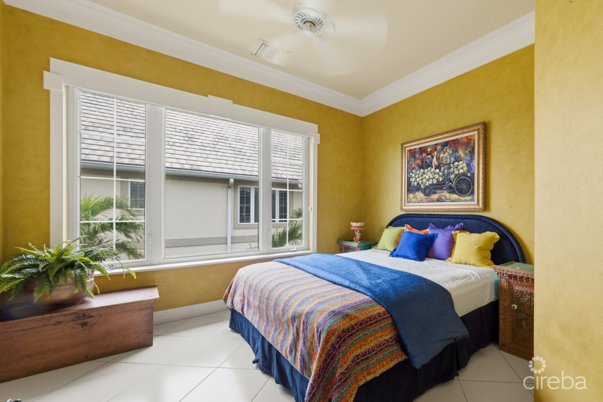 The Sovereign #12 Penthouse On Seven Mile Beach - Image 27