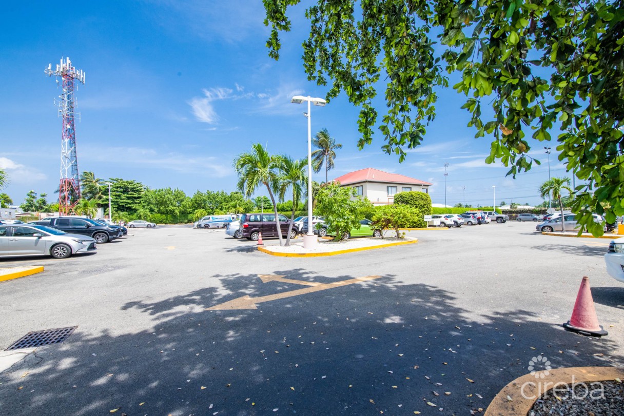 Crown Square | 16 Unit Commercial Investment Opportunity - Image 6