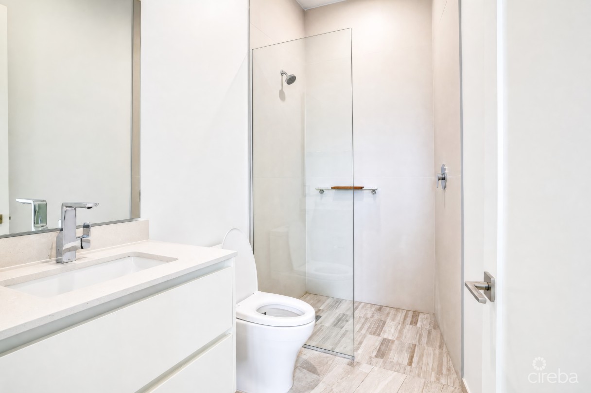 Aura #305 Oceanfront - Image 18