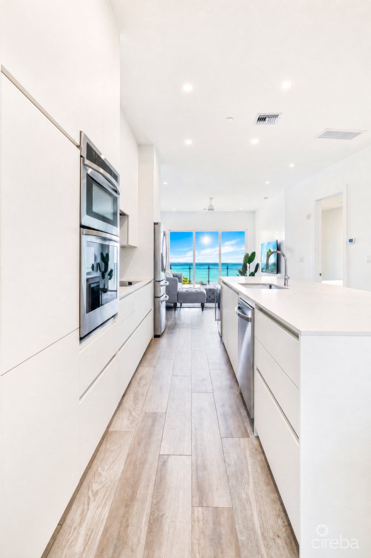 Aura #305 Oceanfront - Image 12