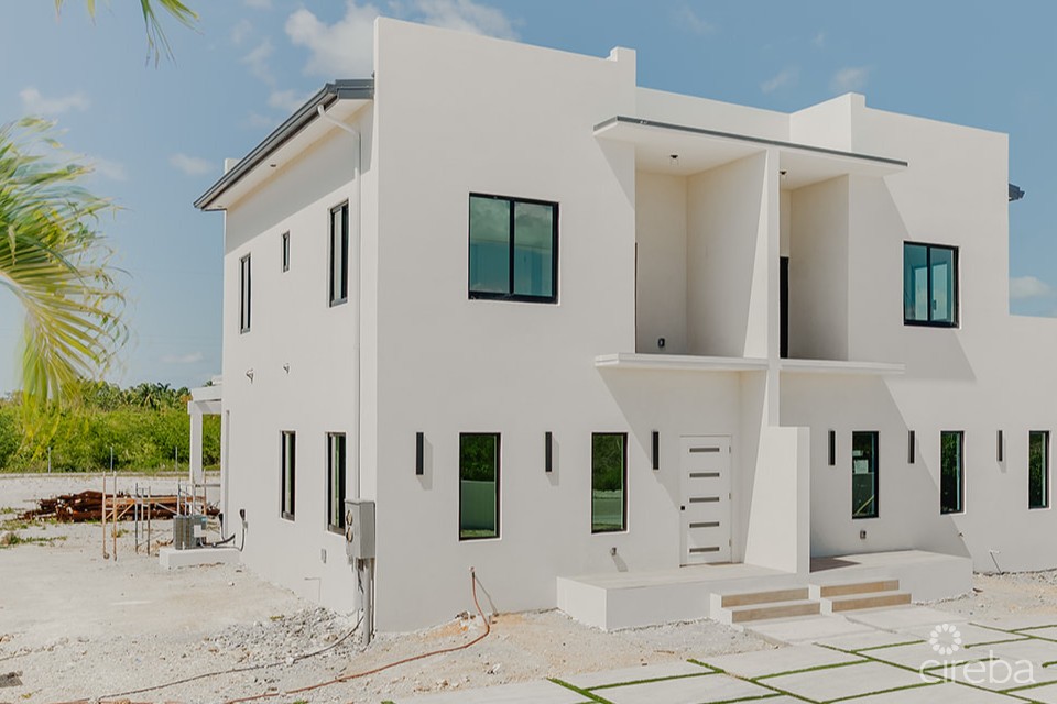 2 Bedroom, 2.5 Bathroom Duplex In Lookout Garden - Image 9