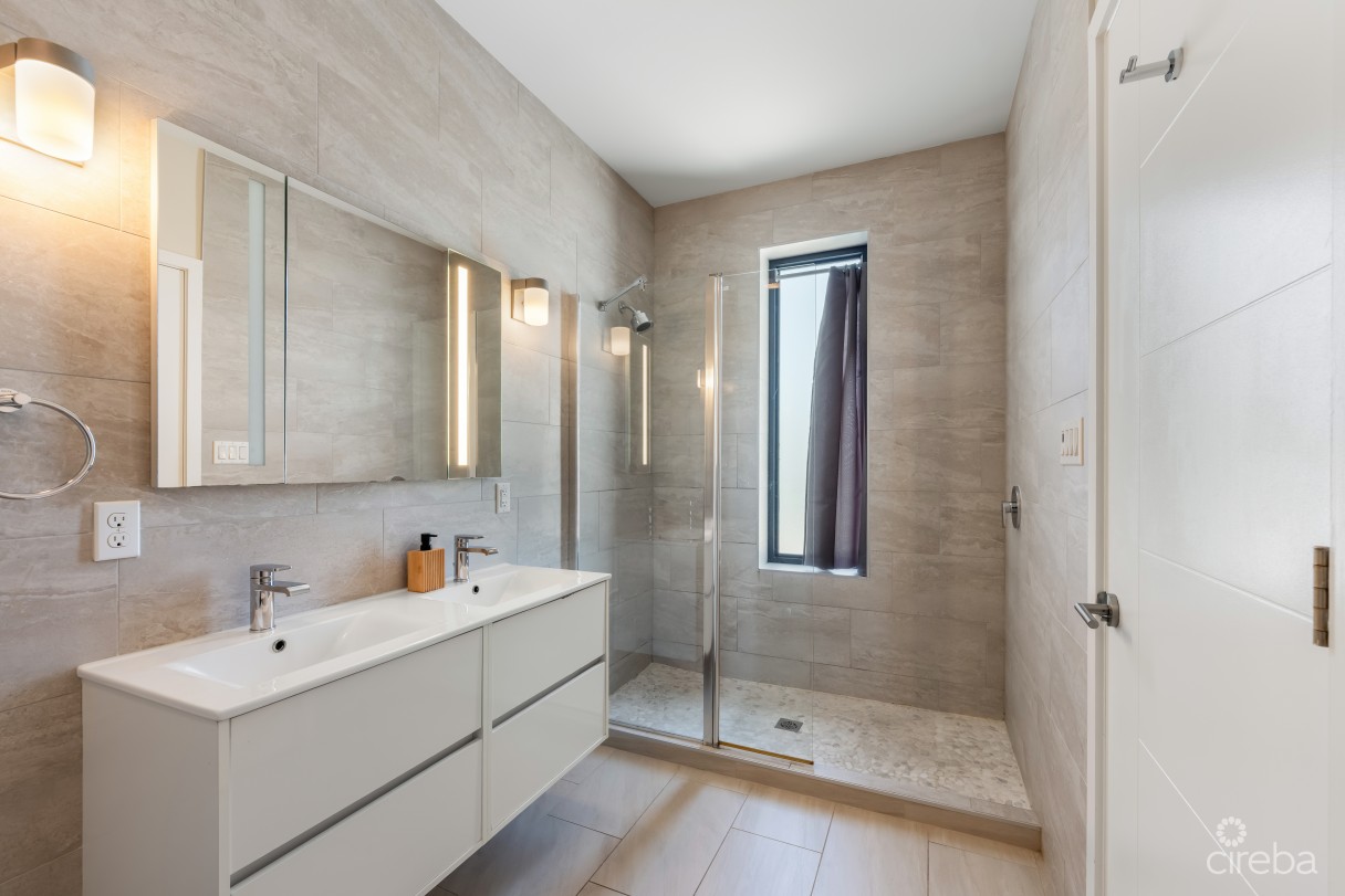 Vela 112, 4-bed South Sound Townhome - Image 7