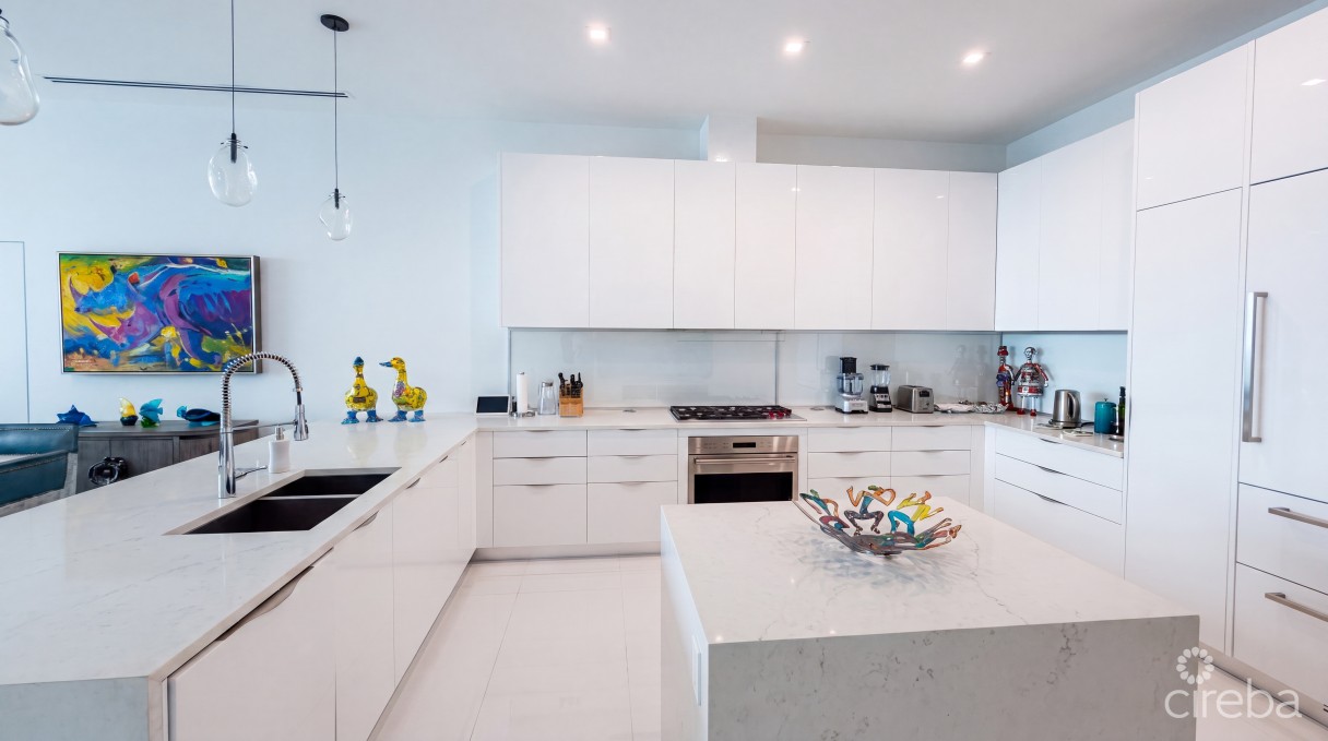 Fin 11 - Oceanfront Condo - Image 1