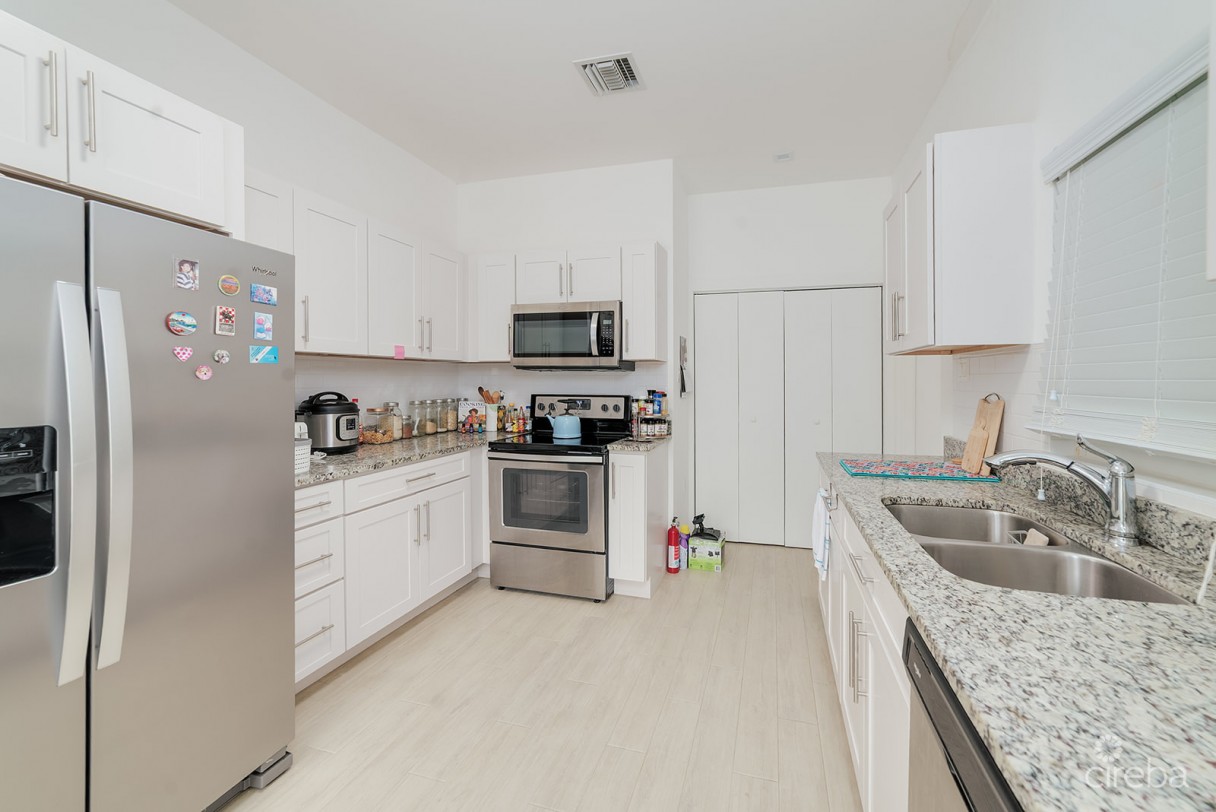 Colby Drive Single Family Home With Studio - Image 8