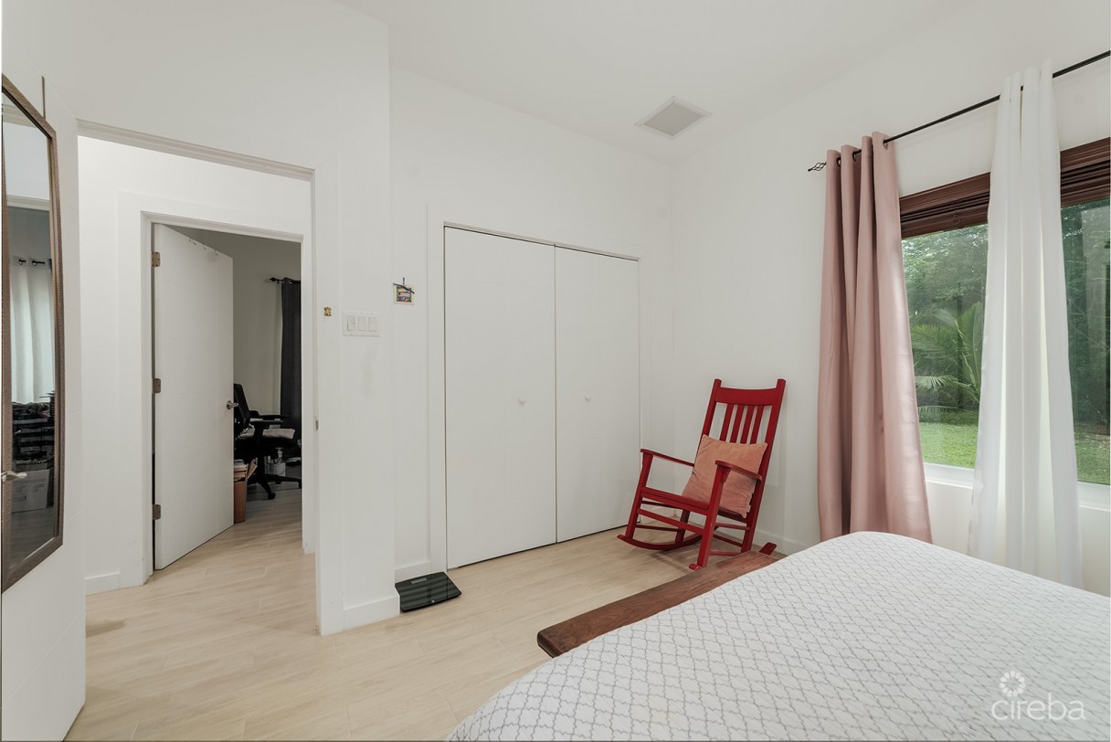 Colby Drive Single Family Home With Studio - Image 14