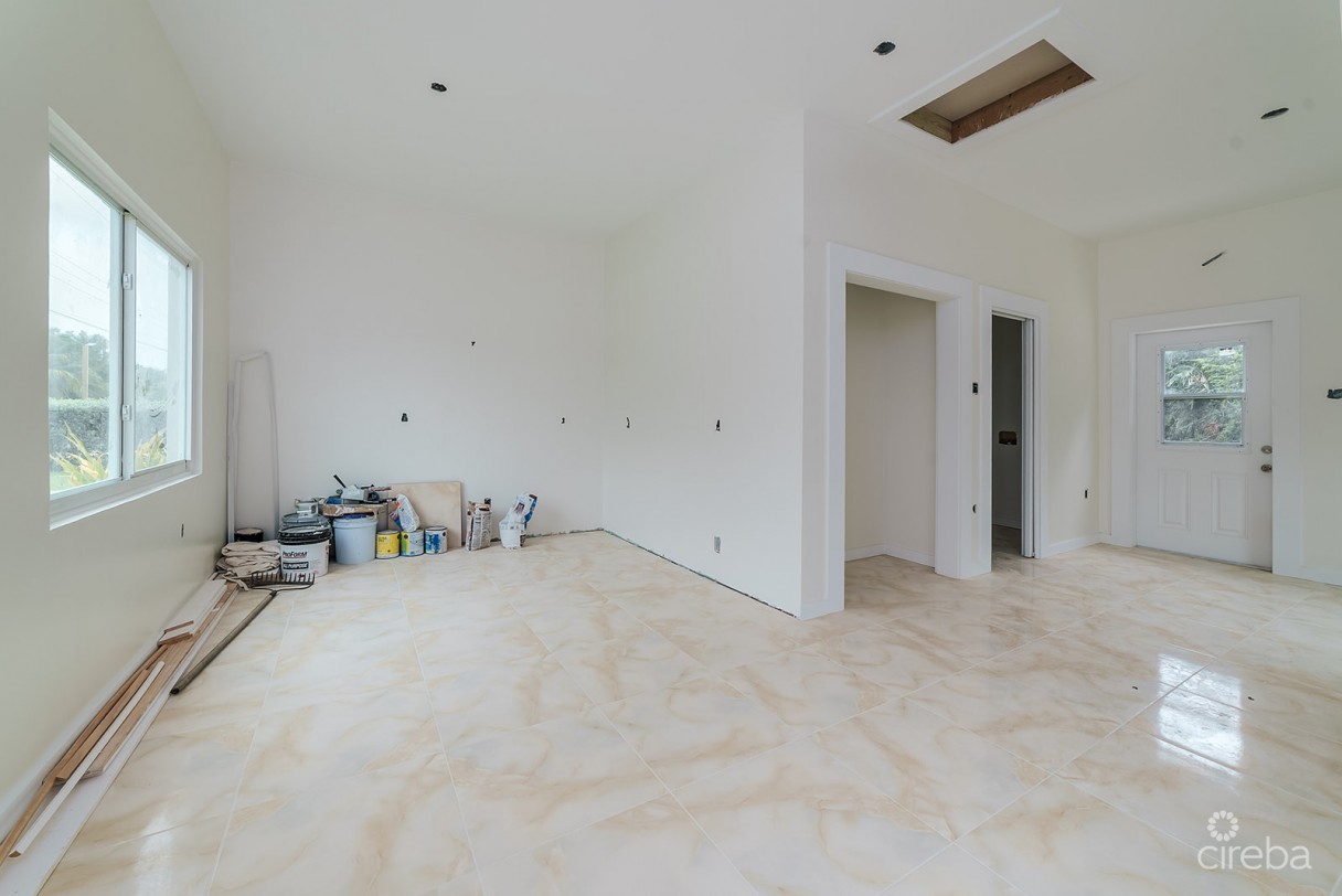 Colby Drive Single Family Home With Studio - Image 21