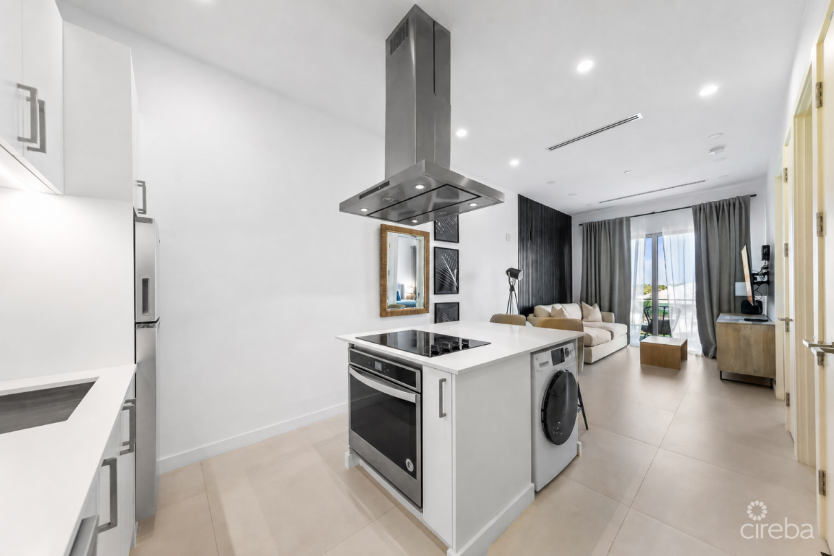 Harbour Walk 211, 1 Bed + Den - Image 2