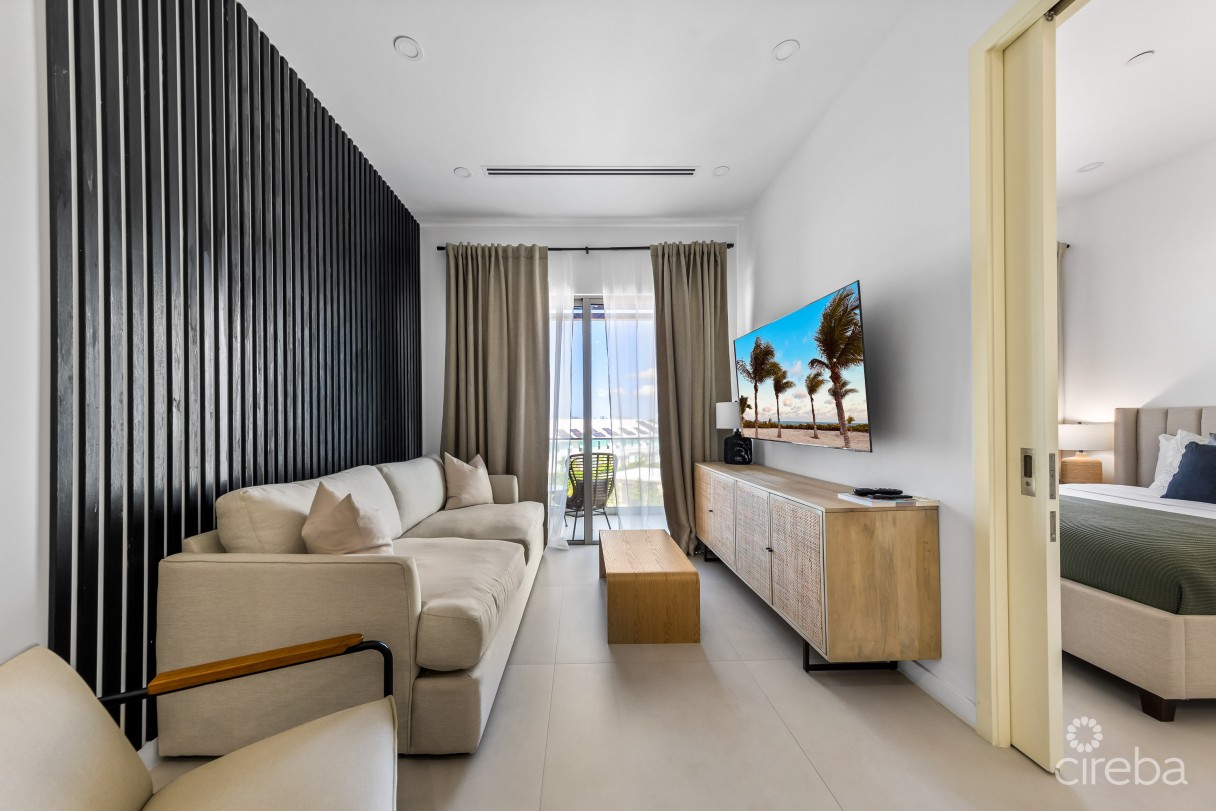 Harbour Walk 211, 1 Bed + Den - Image 3