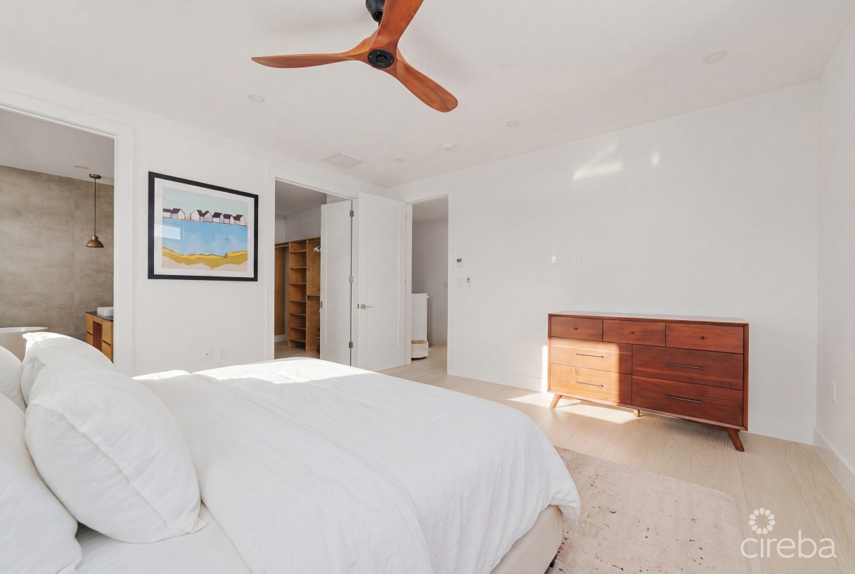 Beautiful South Sound Duplex With Pool - Image 10