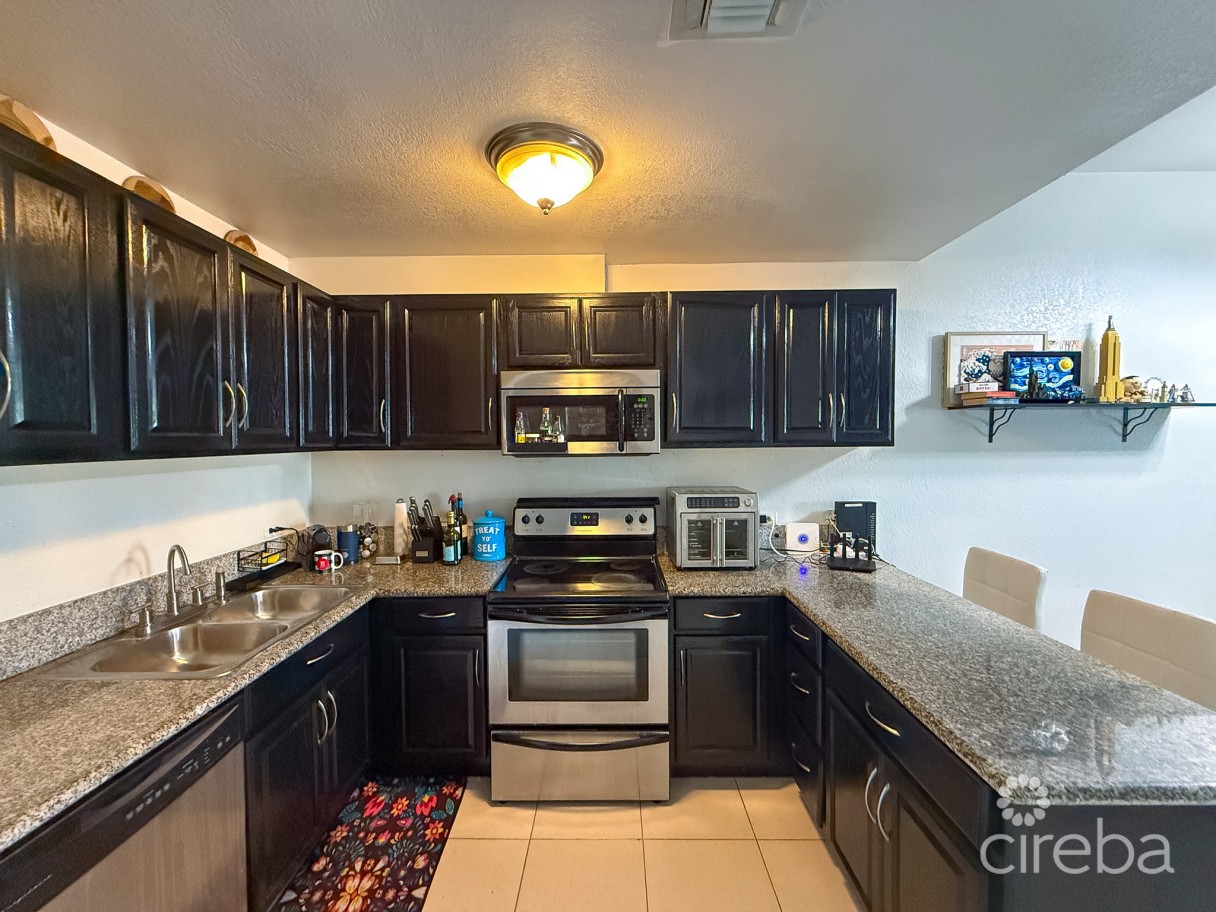 Mizpah 2 Bed, 2.5 Bath Townhouse, West Bay - Image 1
