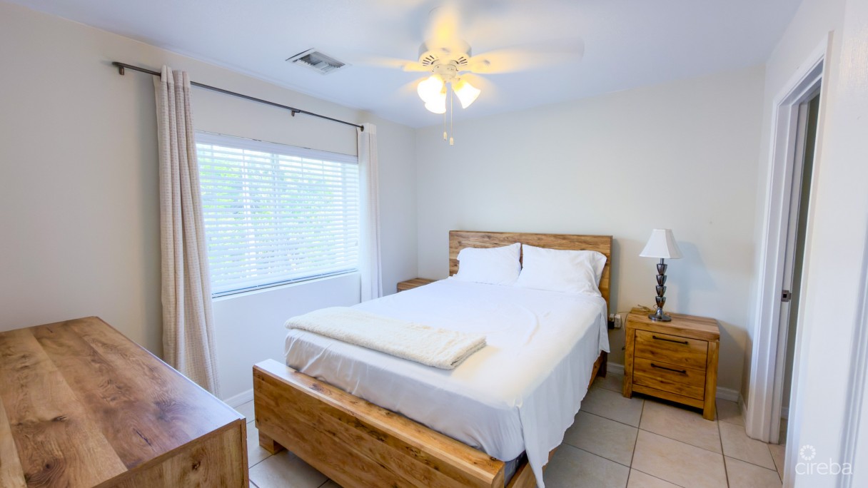 Lakeside K36 Renovated 2 Bedroom Condo Opposite Camana Bay - Image 5