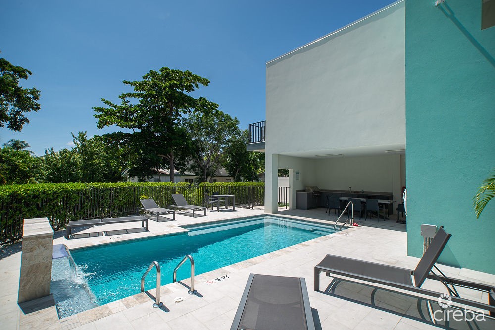 2 Bed 2 Bath Condo 61 West - Image 2