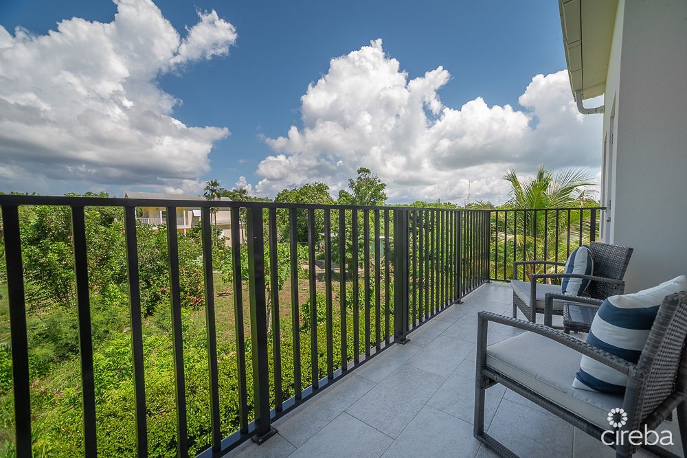 2 Bed 2 Bath Condo 61 West - Image 4