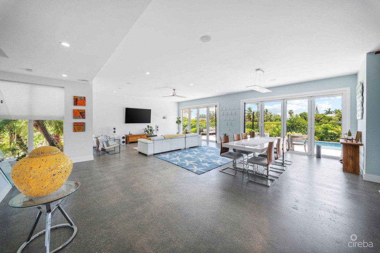 24  Shorewinds Trail, The Shores Family Home - Image 4