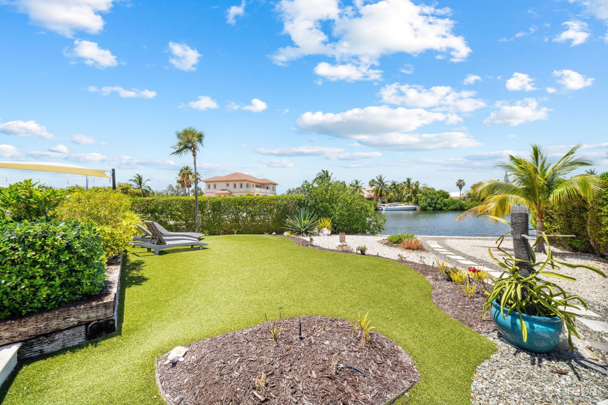 24  Shorewinds Trail, The Shores Family Home - Image 11