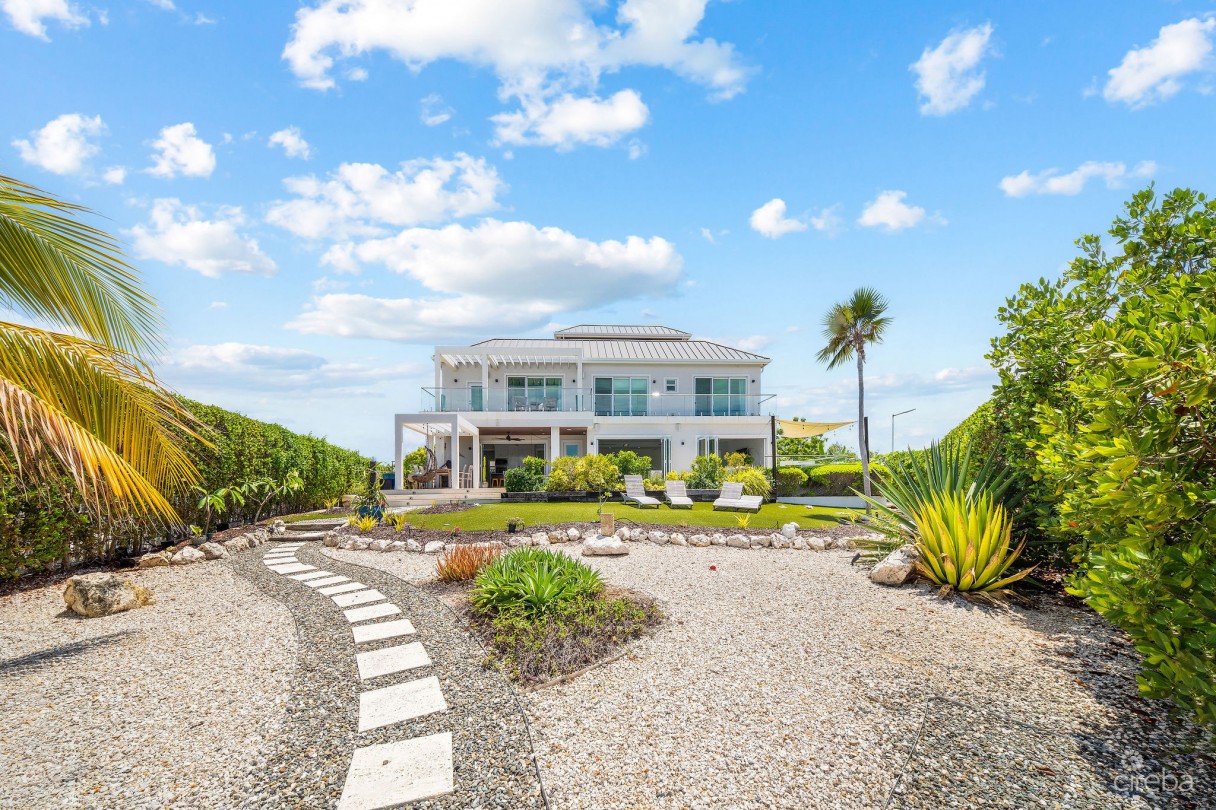 24  Shorewinds Trail, The Shores Family Home - Image 12