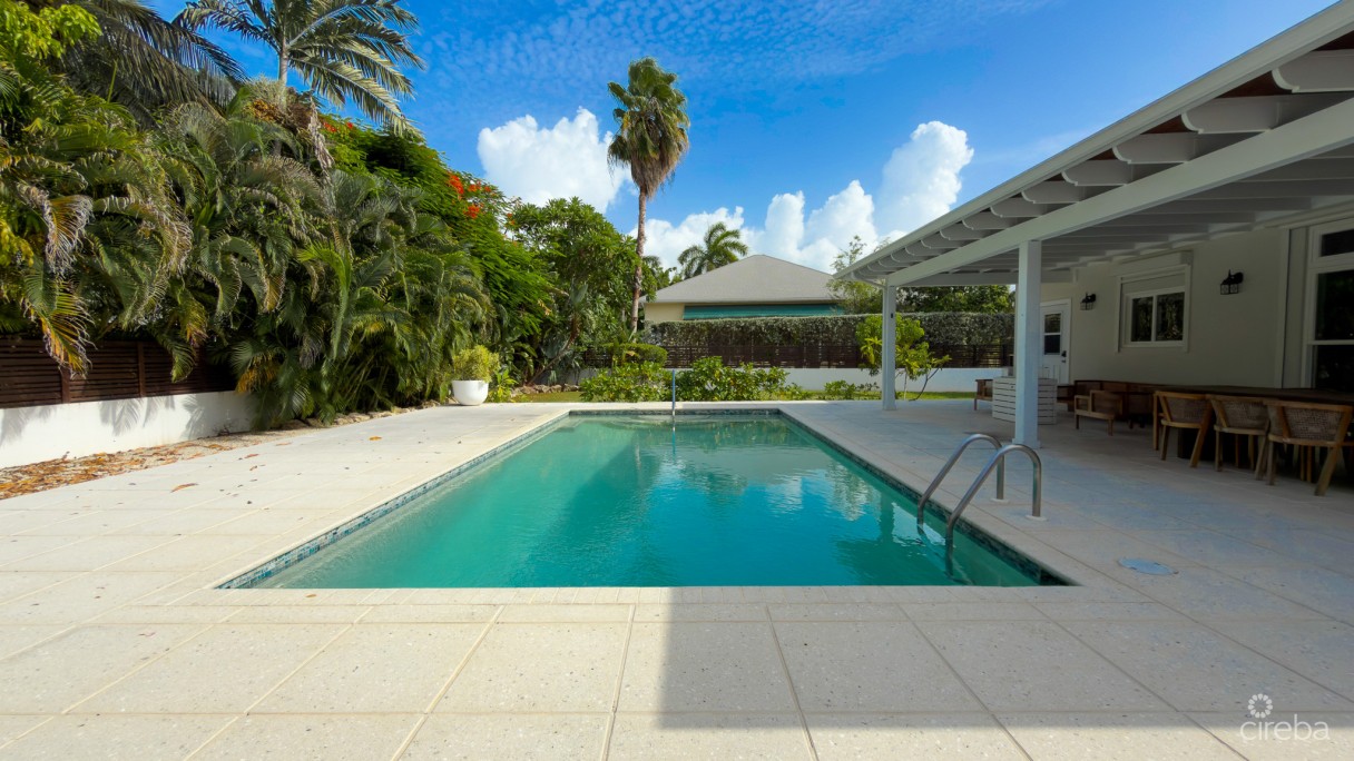 Seven Mile Beach Corridor Family Home - Image 20