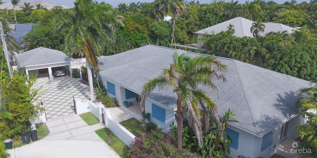 Seven Mile Beach Corridor Family Home - Image 24
