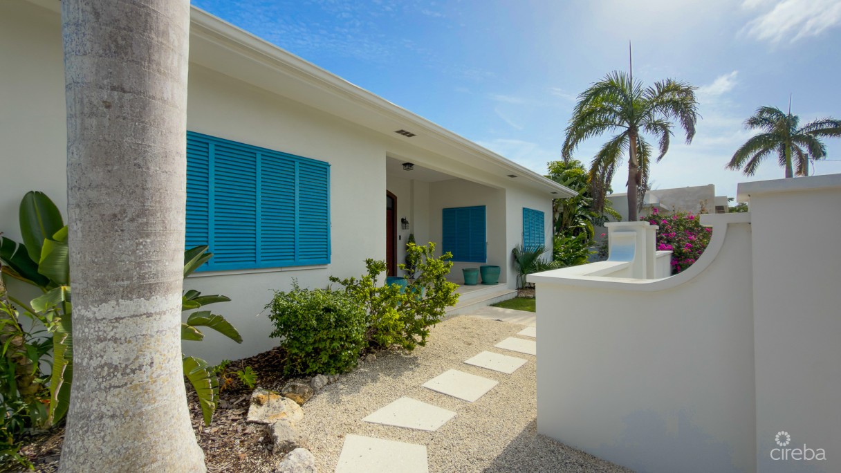 Seven Mile Beach Corridor Family Home - Image 1